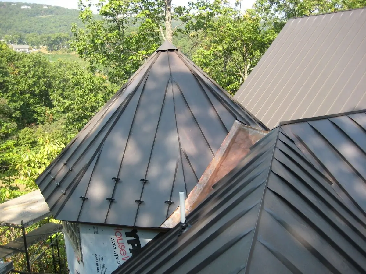 Professional Roof Tarp Installation by Craftsman Roofing in Leafmore - Creek Park Hill